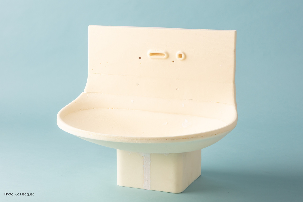 Florian Bédé, "Néo", lavabo, prototype, DDCC 2019, projet concours Herbeau © JC Hecquet / MDC Desvres.